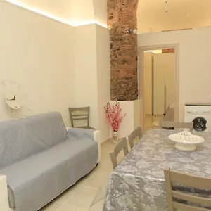 Casa vacanze Baciati Dal Sole, Aeroporto di Catania Fontana Rossa